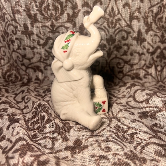 VINTAGE AUTHENTIC LENOX CHRISTMAS HOLIDAY ELEPHANT NUMBERED DL39 - Picture 1 of 5